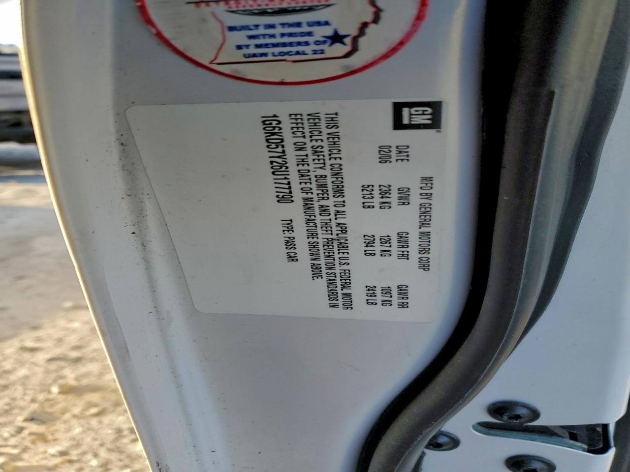 Cadillac DTS Image 4