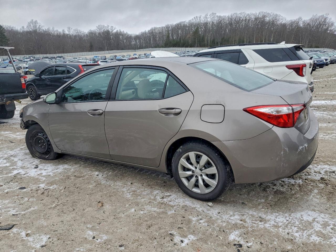 Toyota Corolla L Image 2