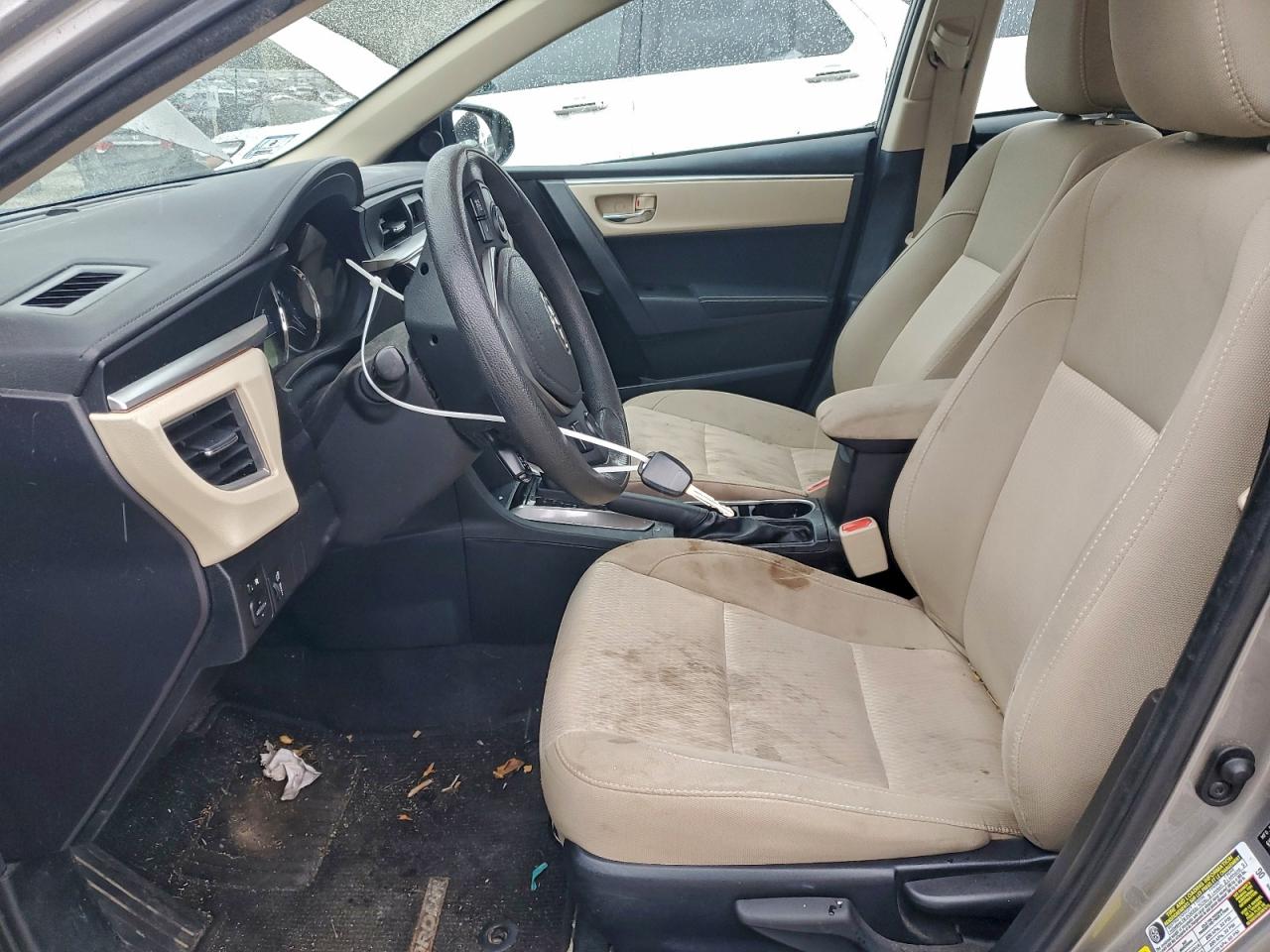 Toyota Corolla L Image 3