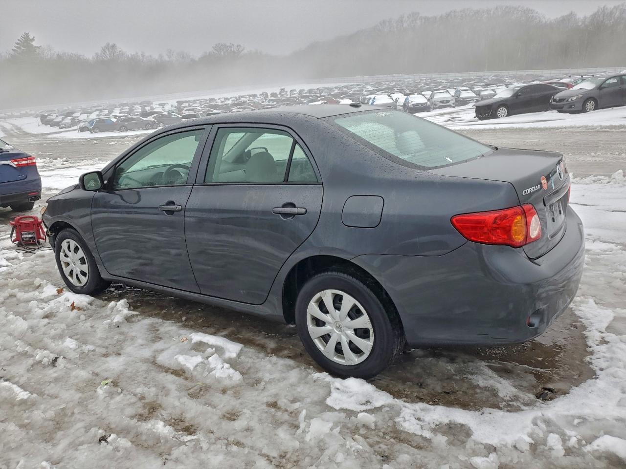 Toyota Corolla Base Image 6