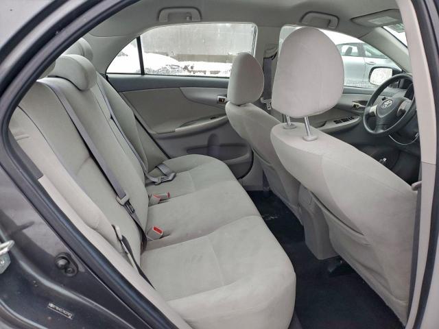 Toyota Corolla Base Image 8