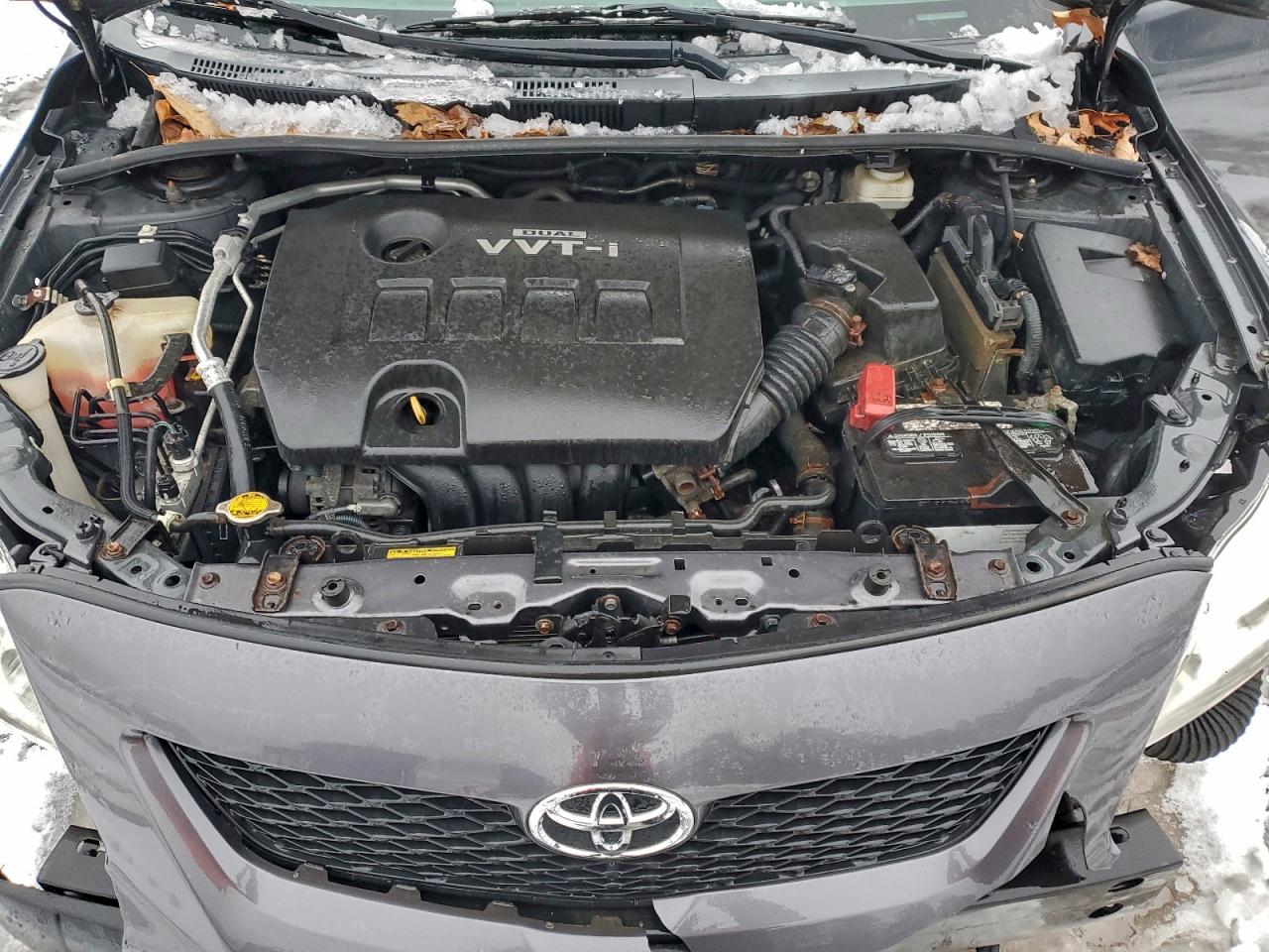Toyota Corolla Base Image 11