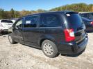 Chrysler Minivan Touring Image 7