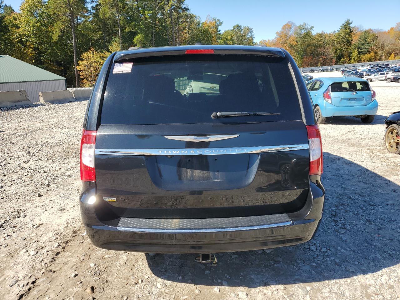 Chrysler Minivan Touring Image 3