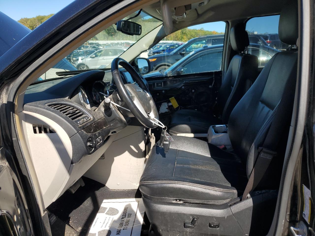 Chrysler Minivan Touring Image 5