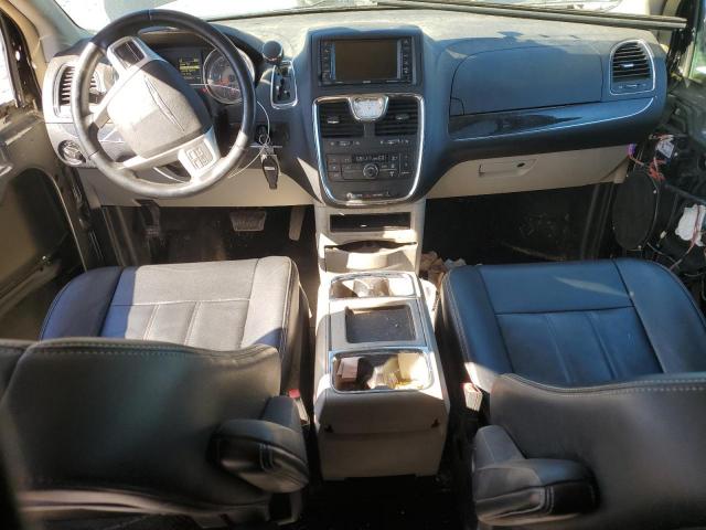 Chrysler Minivan Touring Image 9