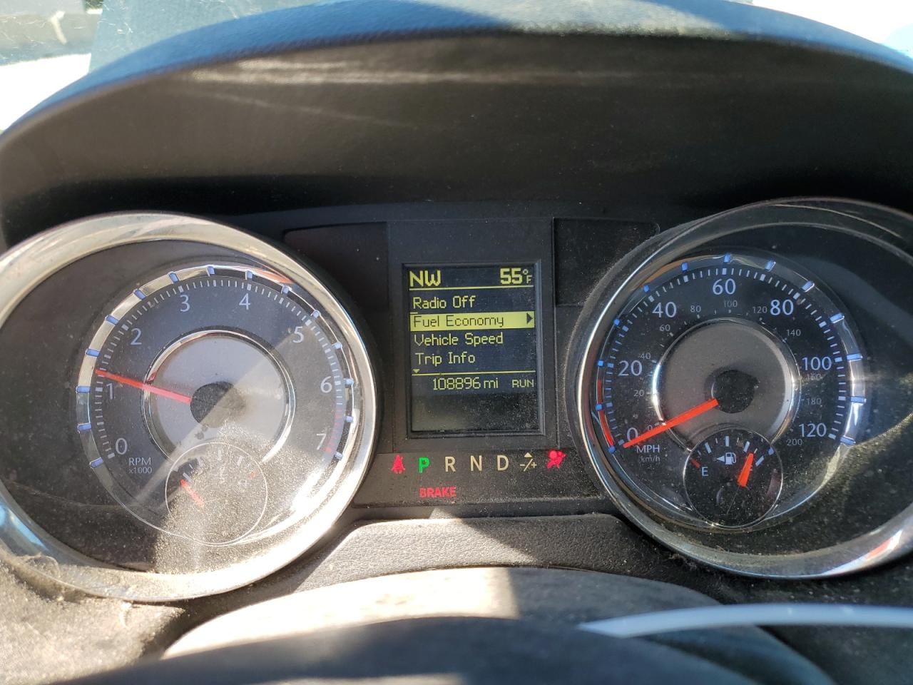 Chrysler Minivan Touring Image 10