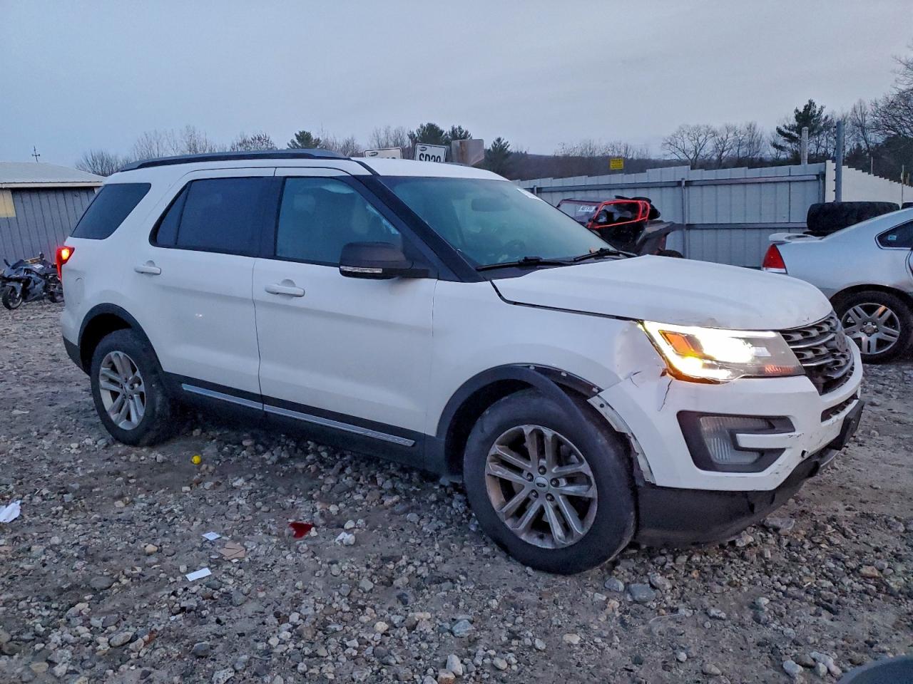 Ford Explorer Xlt Image 8