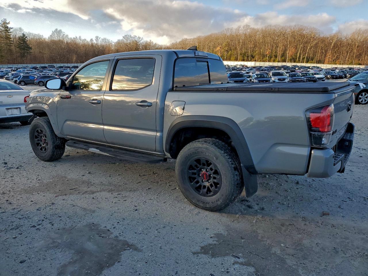 Toyota Tacoma Double Cab Image 2