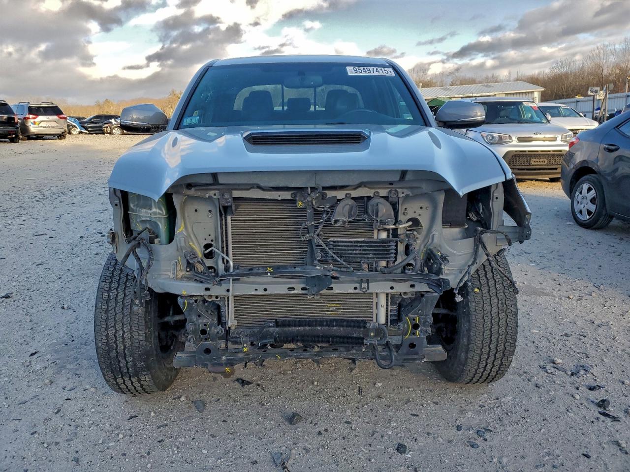 Toyota Tacoma Double Cab Image 3