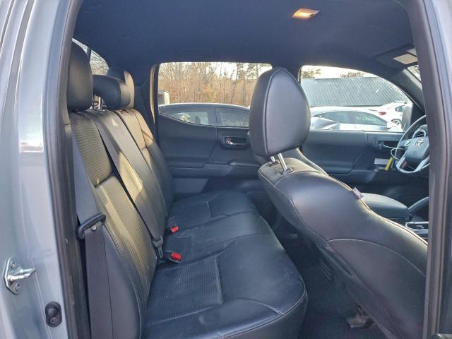 Toyota Tacoma Double Cab Image 7