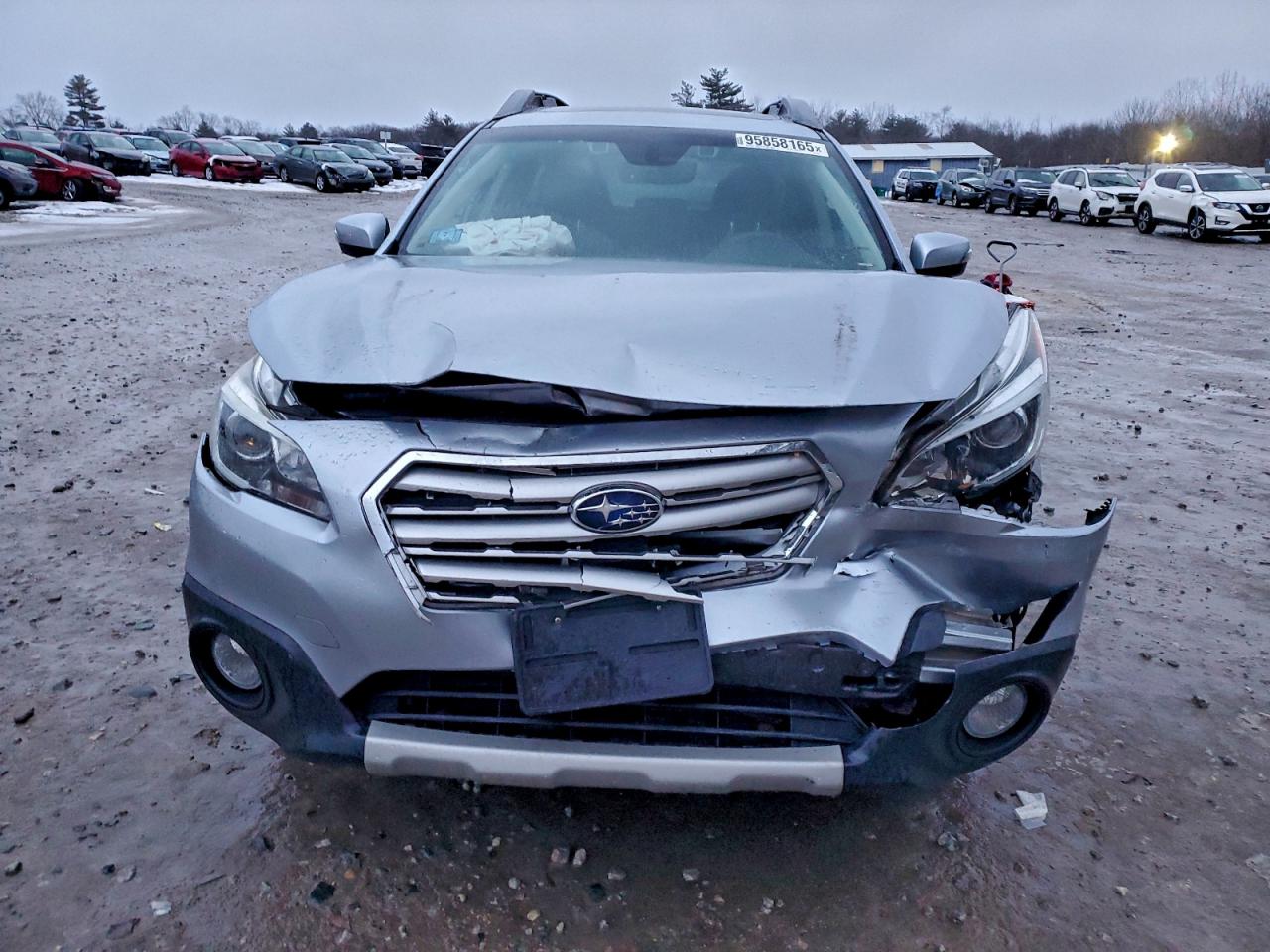 Subaru Outback 2.5i Limited Image 3