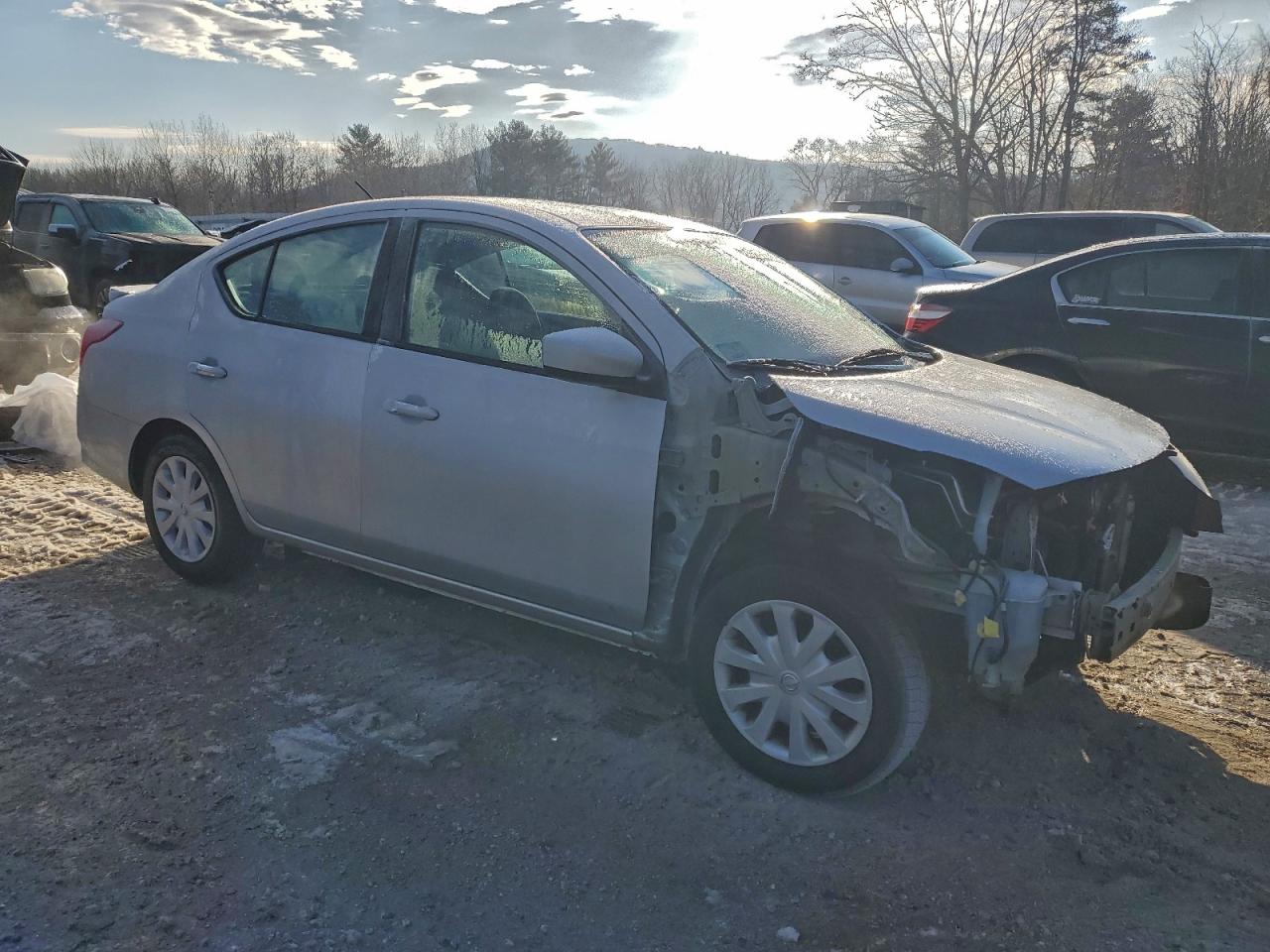 Nissan Versa S Image 7