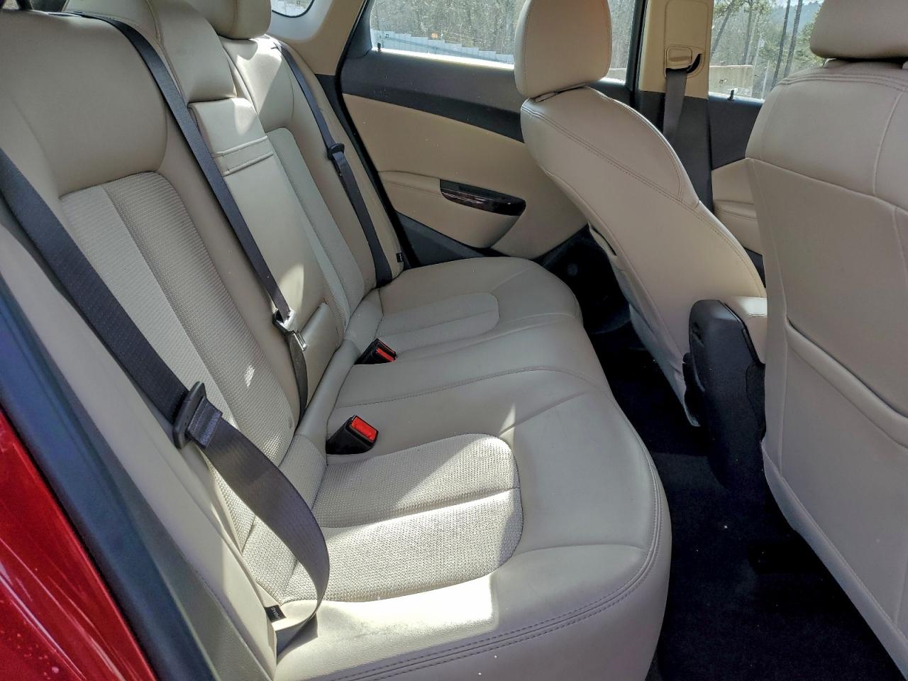 Buick Verano Sport Touring Image 11