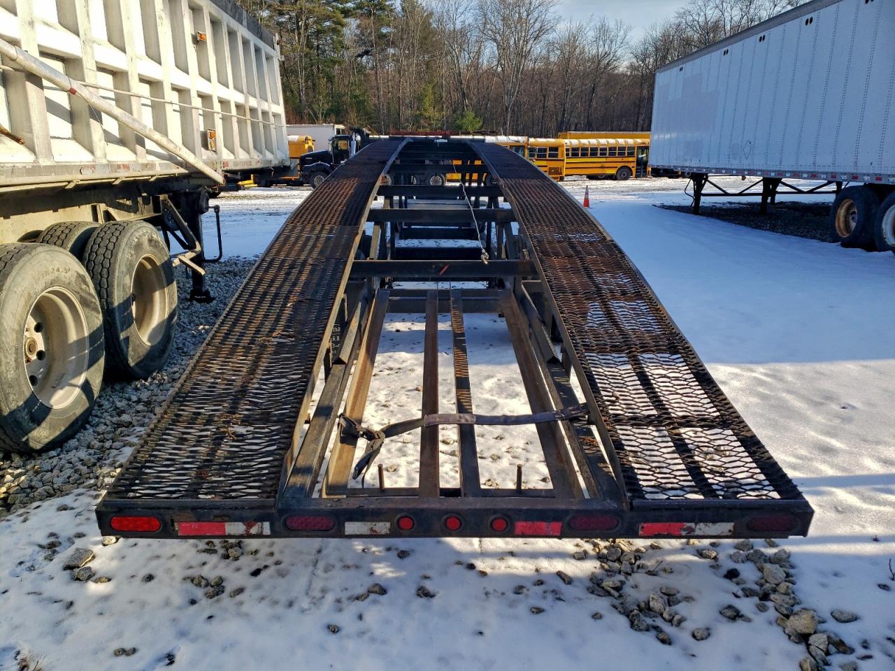 Kaufman Trailer Image 4