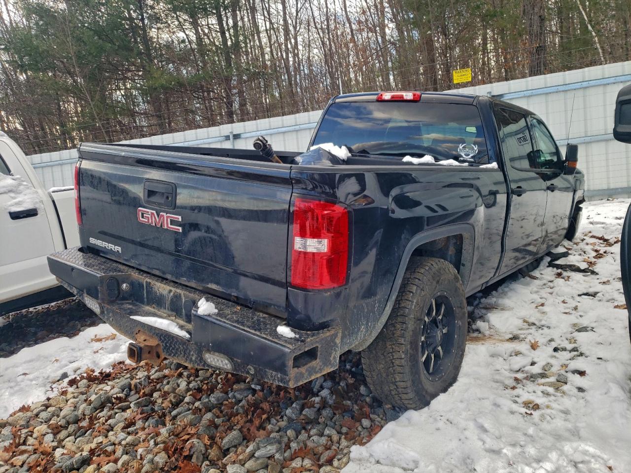 GMC Sierra K3500 Image 3