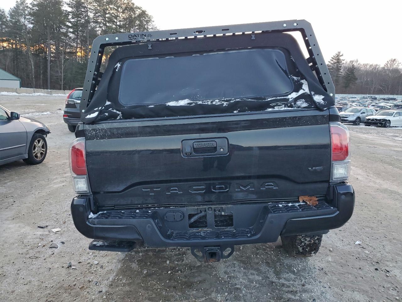 Toyota Tacoma Double Cab Image 8