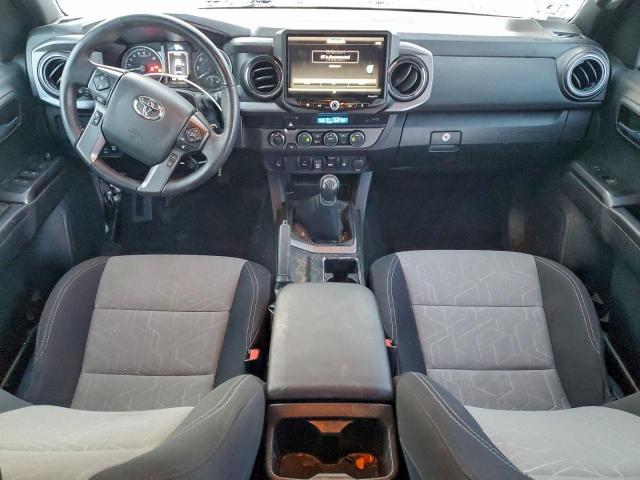 Toyota Tacoma Double Cab Image 3