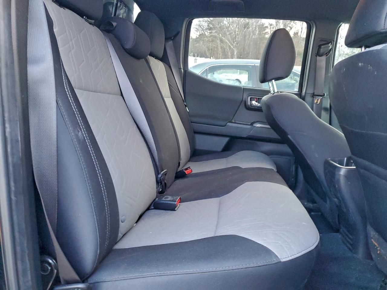 Toyota Tacoma Double Cab Image 11